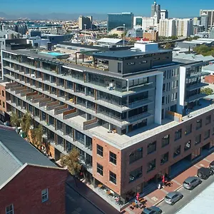 Urban Elephant. The Docklands Appartement Le Cap